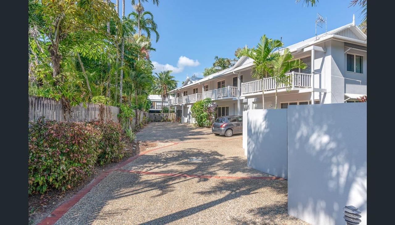 Modern 2 Bedroom Townhouse - Four Mile Beach Escapes Порт Дуглас Экстерьер фото